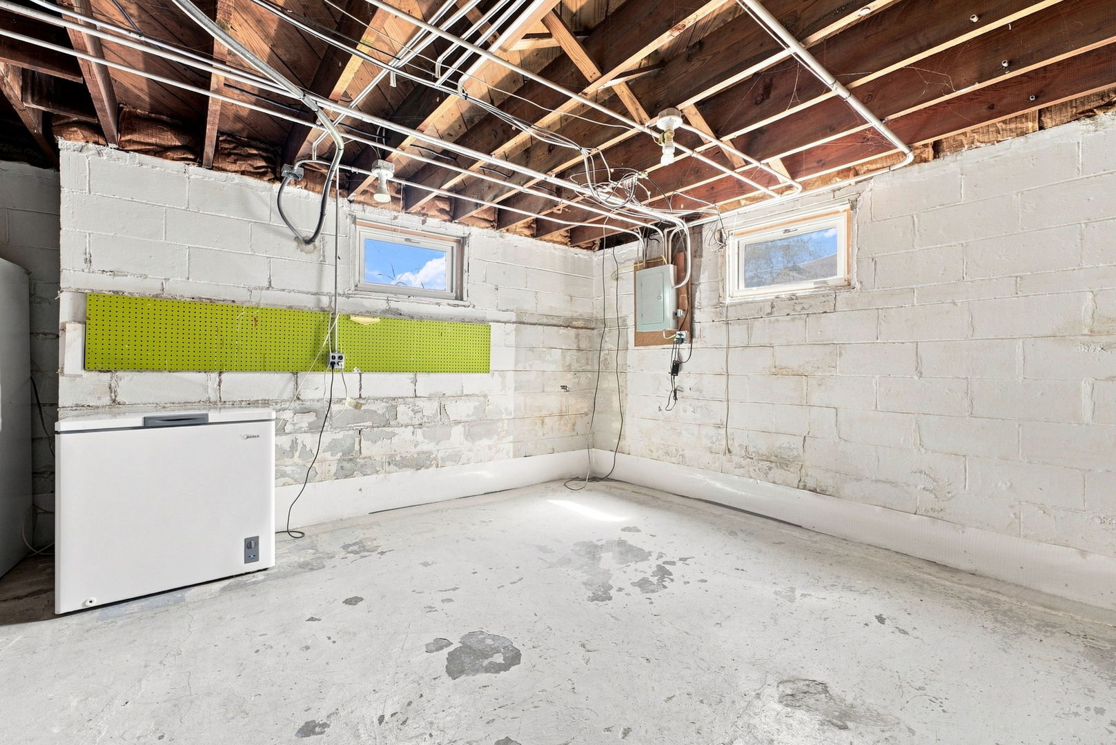 2325 Western Avenue Property Photo 22