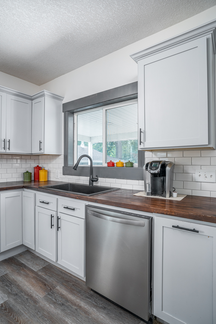 1821 Central Avenue Property Photo 8