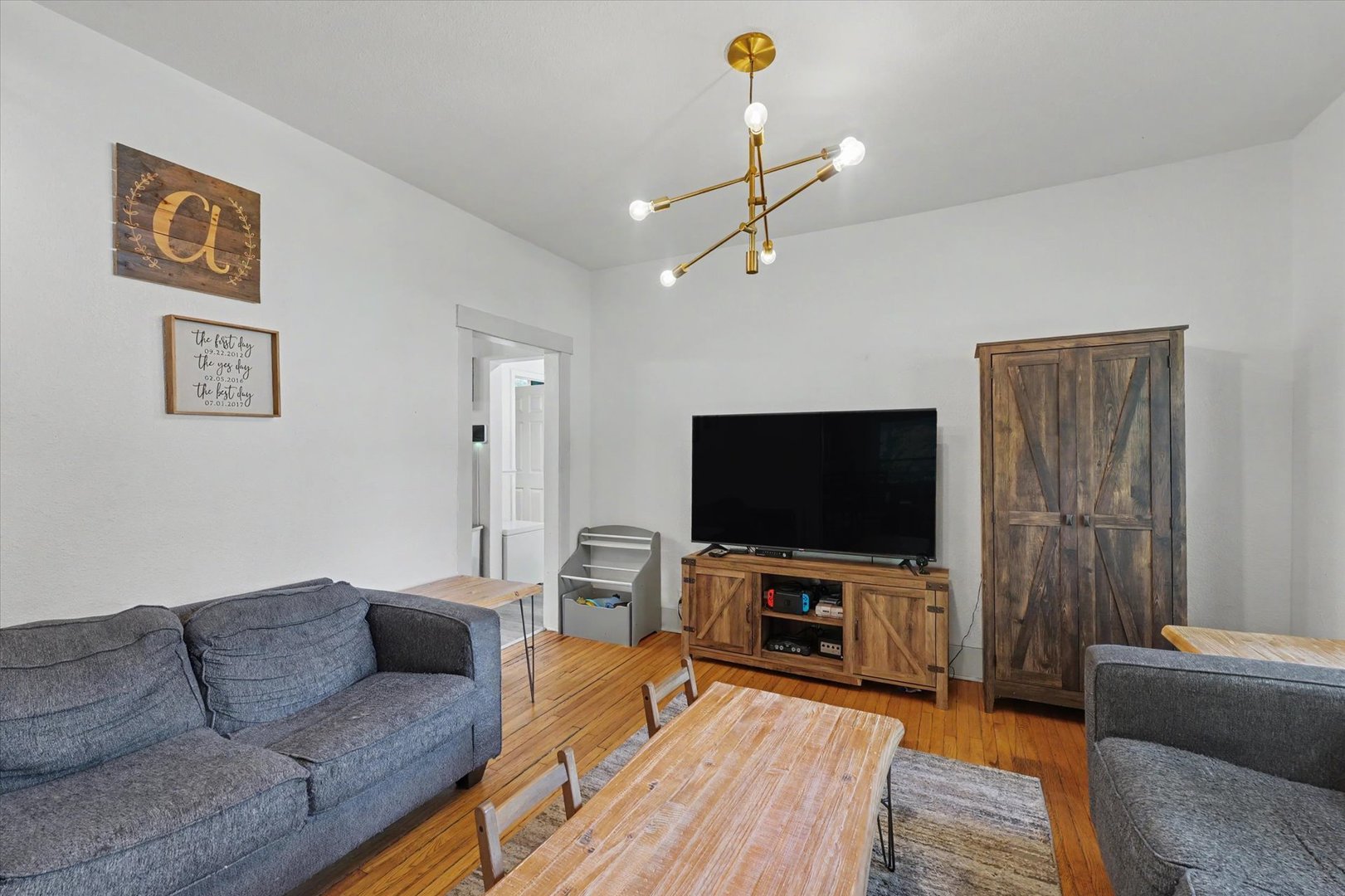 511 W Columbia Avenue Property Photo 7