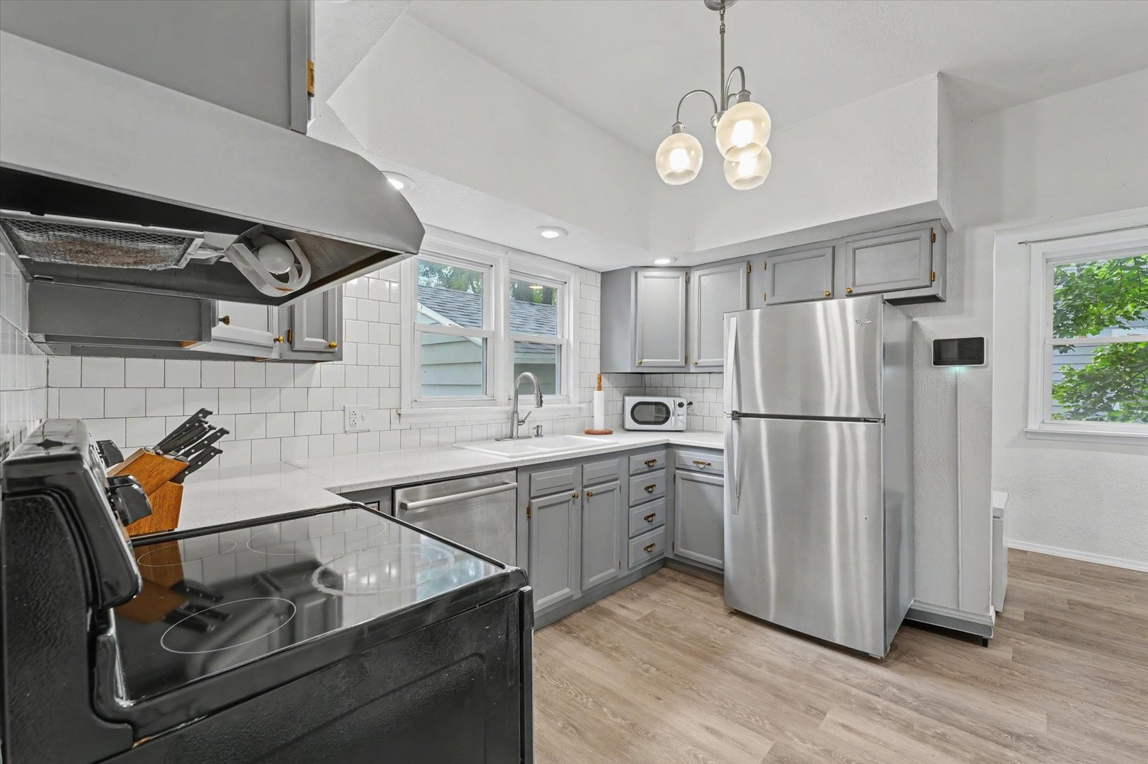 511 W Columbia Avenue Property Photo 10