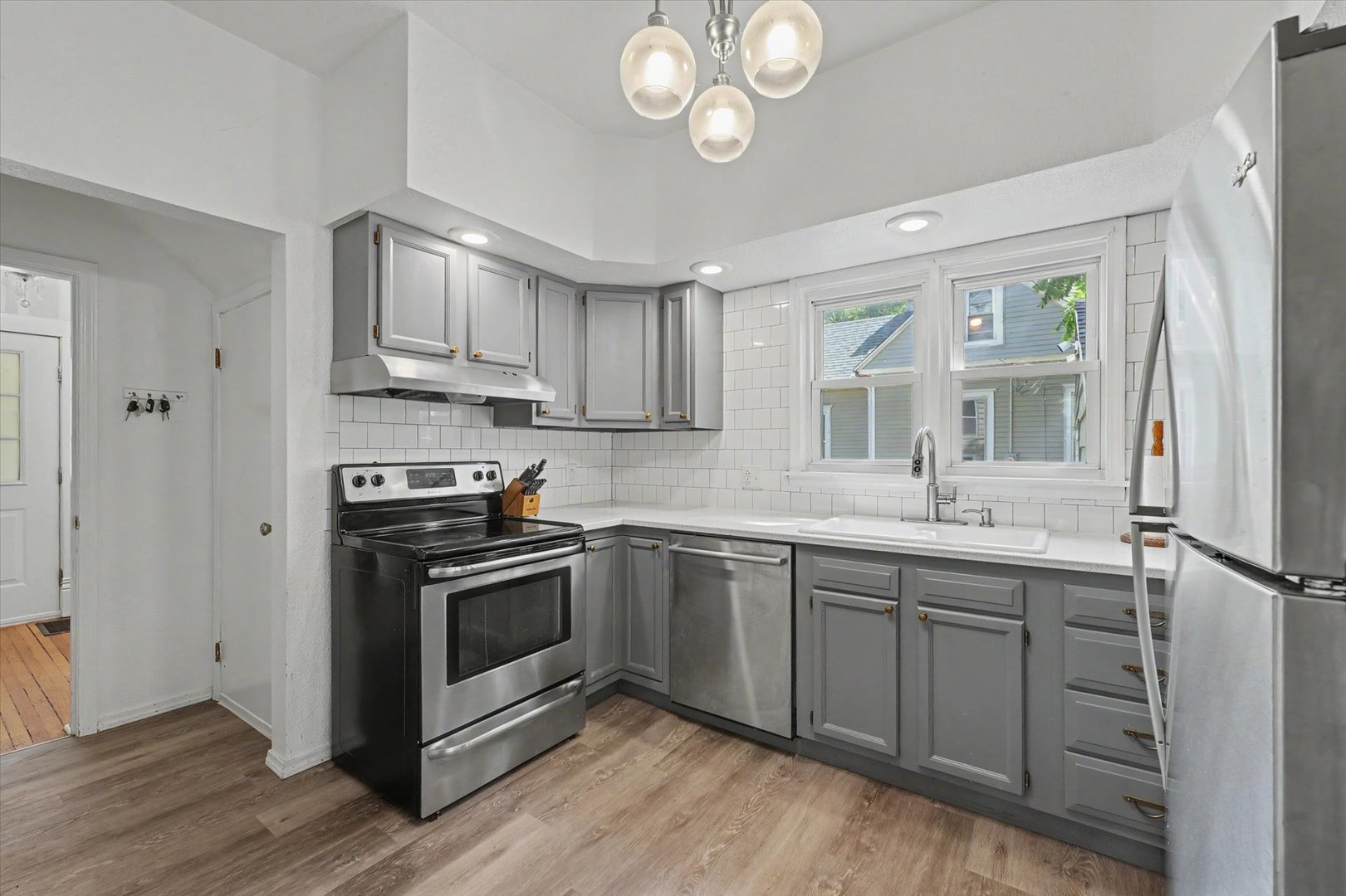 511 W Columbia Avenue Property Photo 11