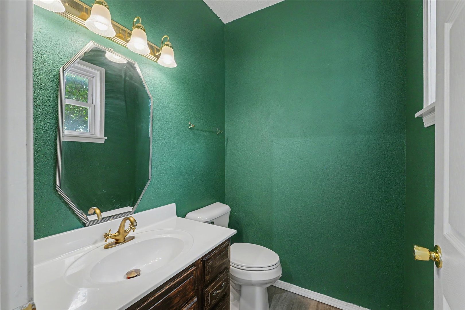 511 W Columbia Avenue Property Photo 20