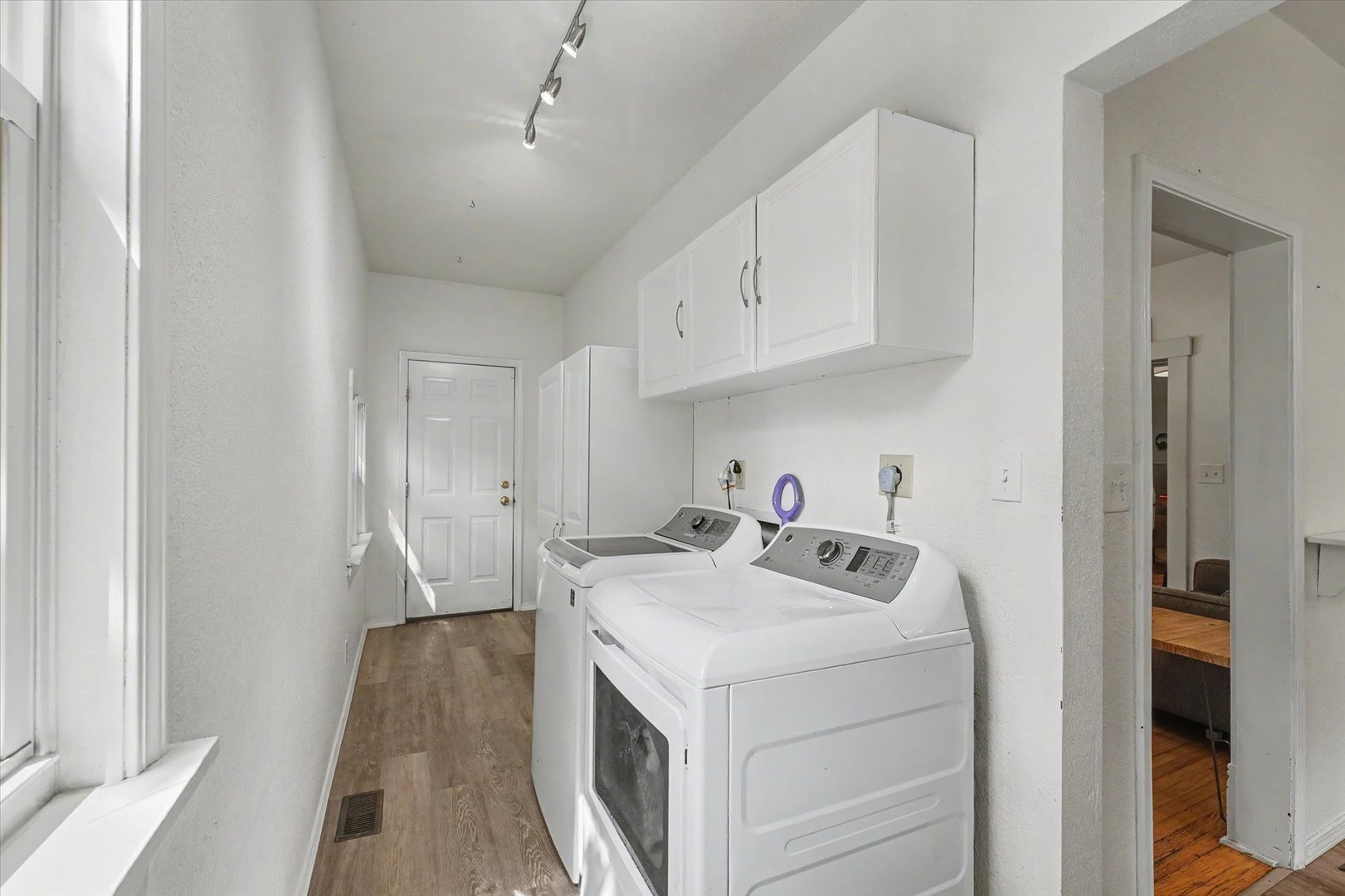 511 W Columbia Avenue Property Photo 21