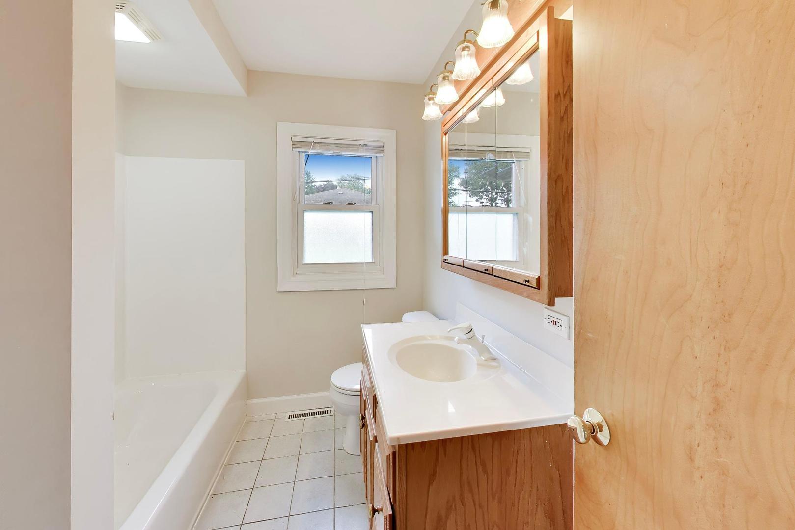 427 W Helen Road Property Photo 15