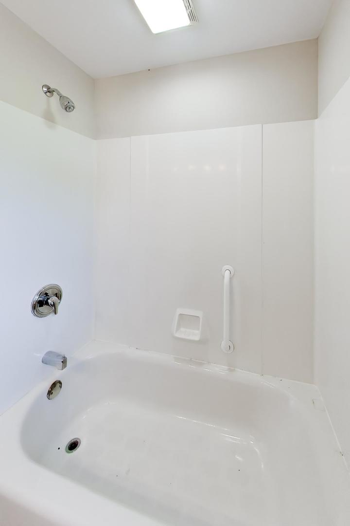 427 W Helen Road Property Photo 16