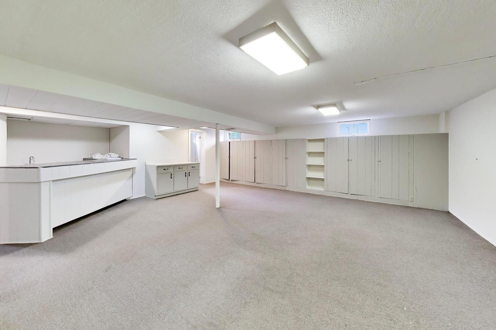 427 W Helen Road Property Photo 19