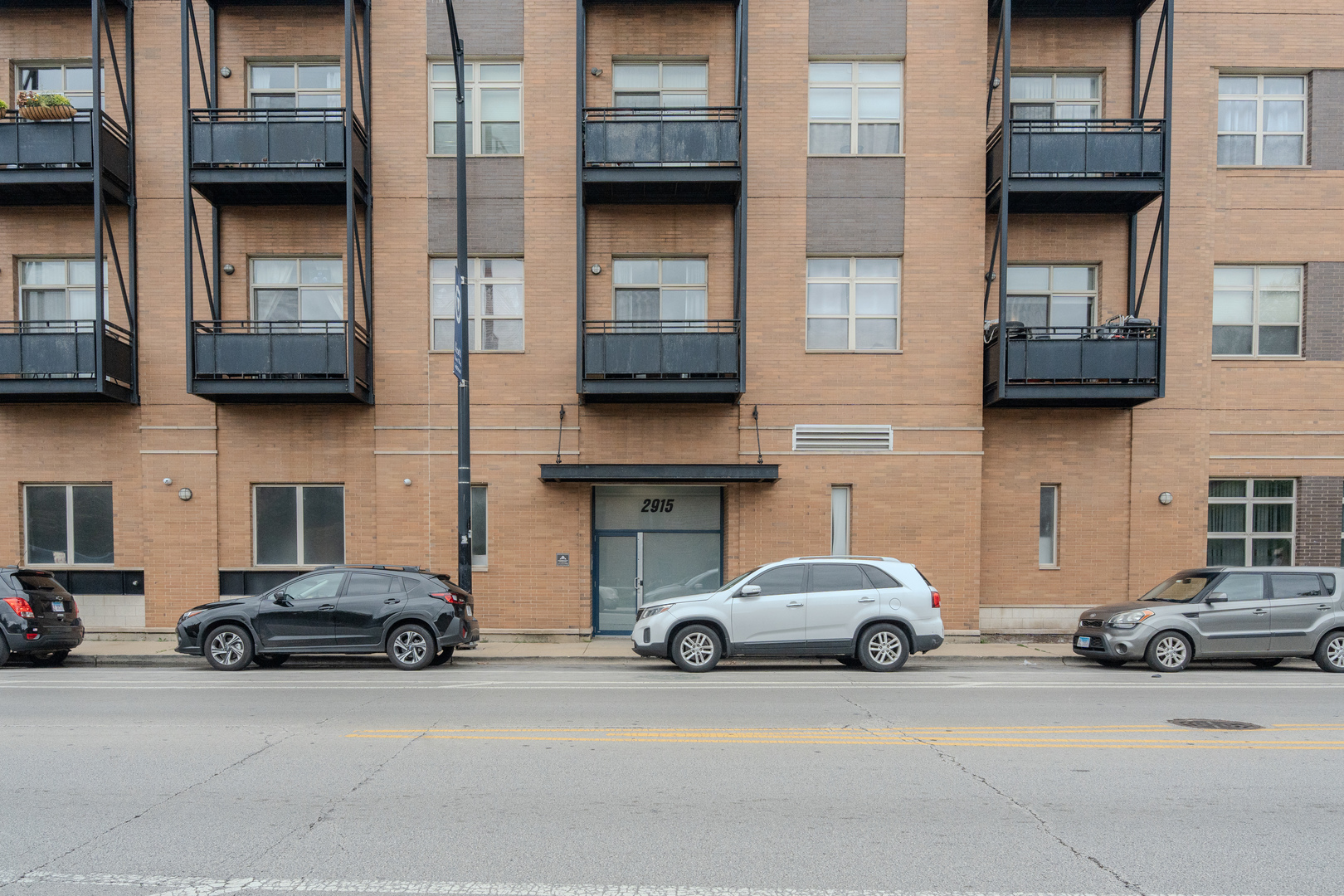 2915 N Clybourn Avenue 214 Property Photo 1