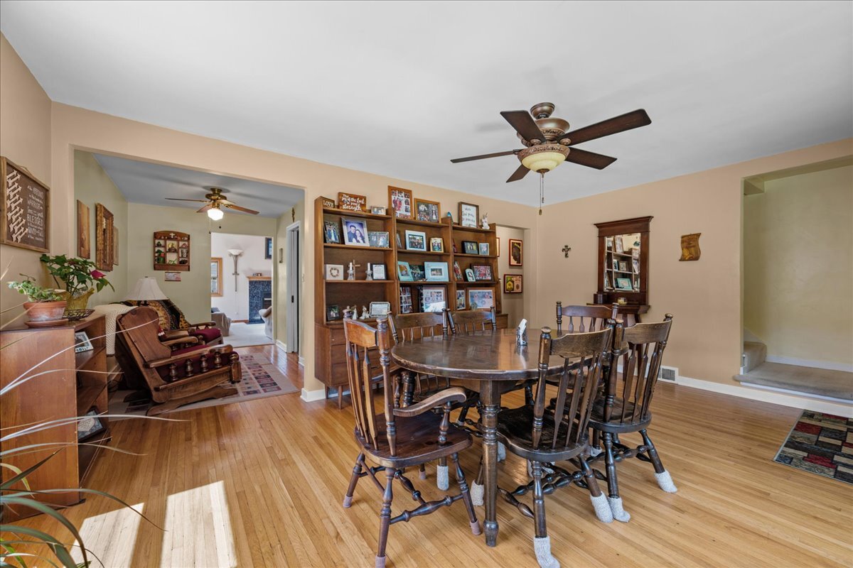 207 S Randall Road Property Photo 6
