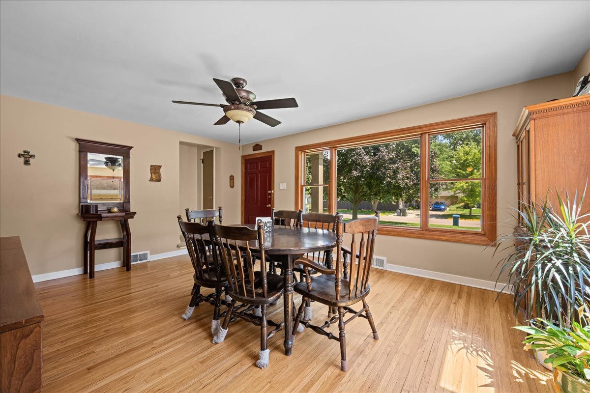 207 S Randall Road Property Photo 7