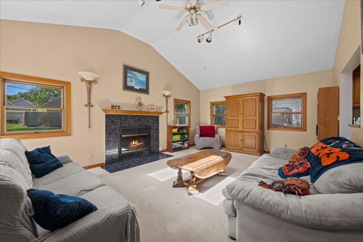 207 S Randall Road Property Photo 10