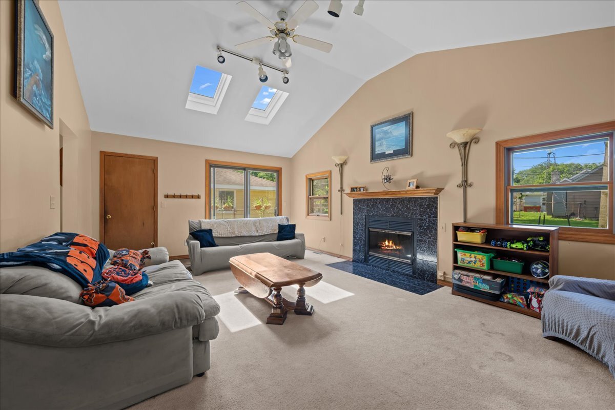 207 S Randall Road Property Photo 11