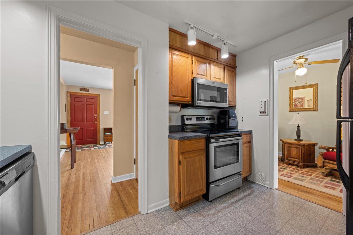 207 S Randall Road Property Photo 13
