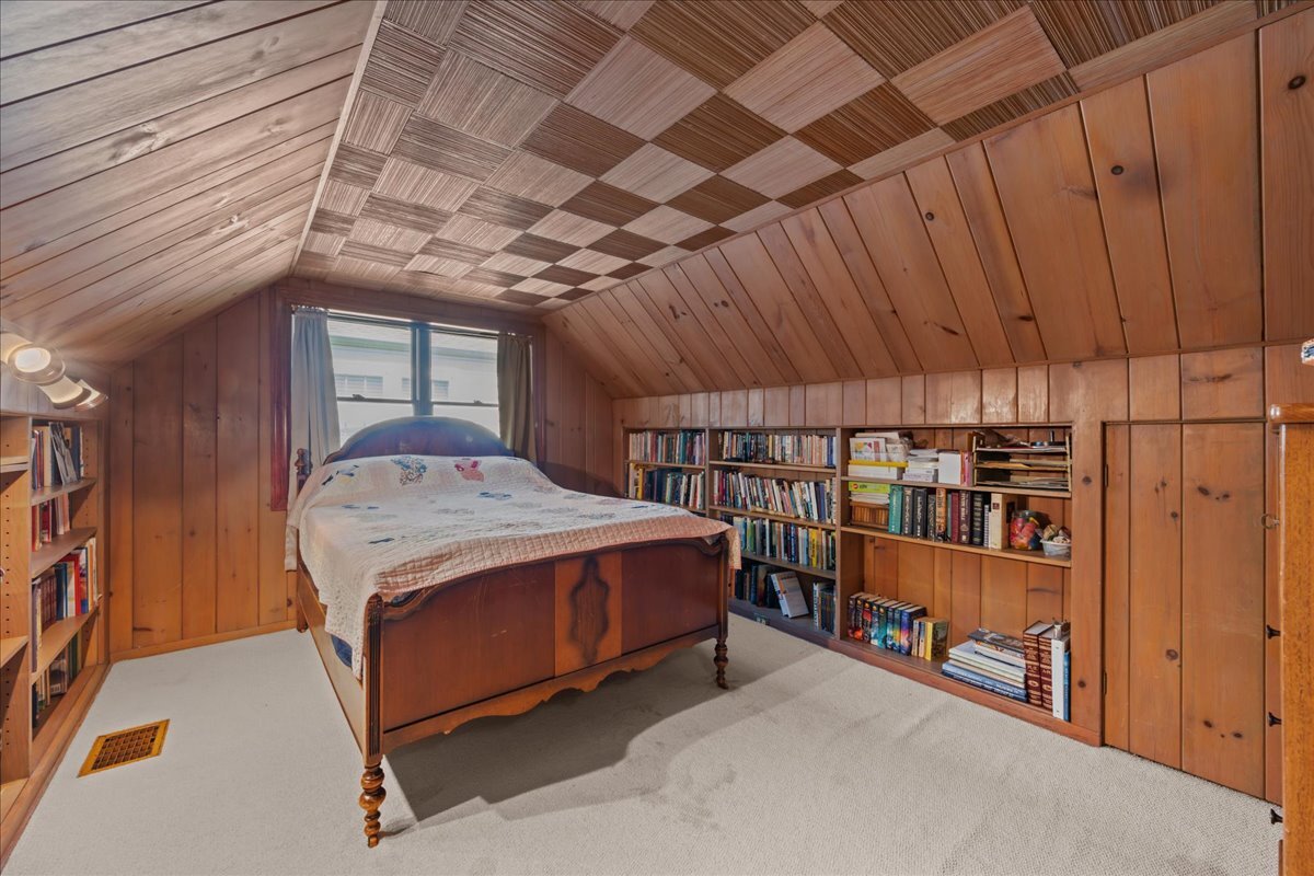 207 S Randall Road Property Photo 21