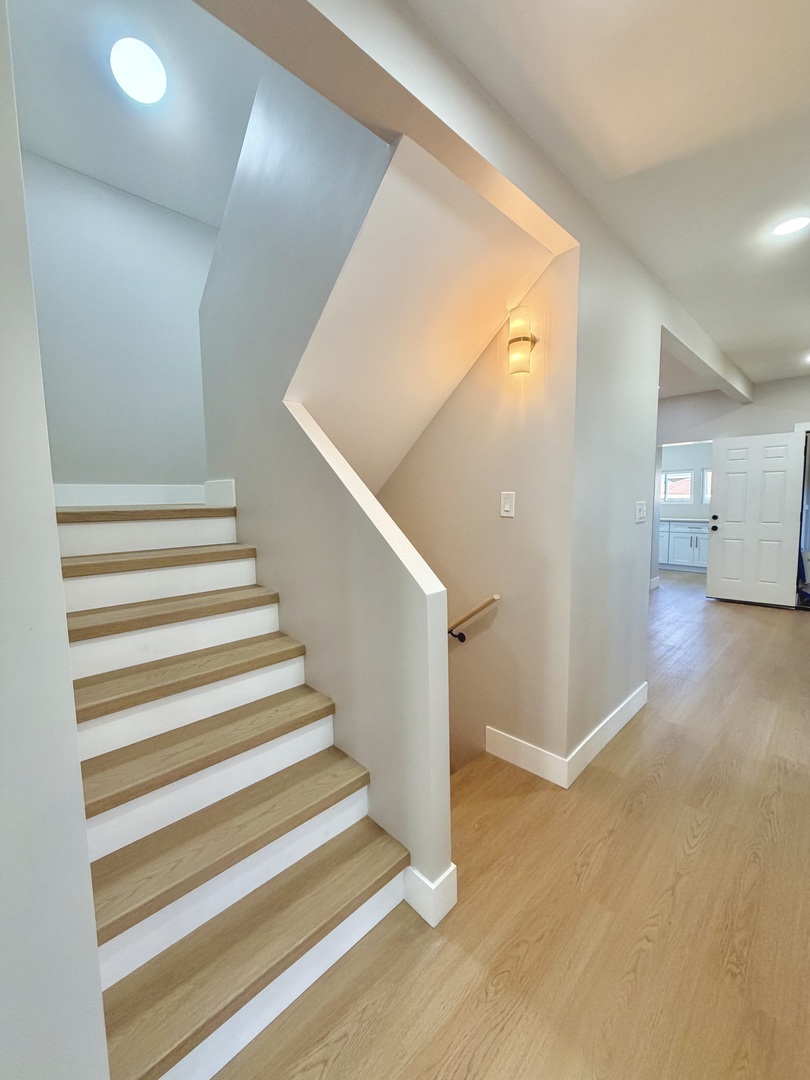 7611 S Ridgeland Avenue Property Photo 9