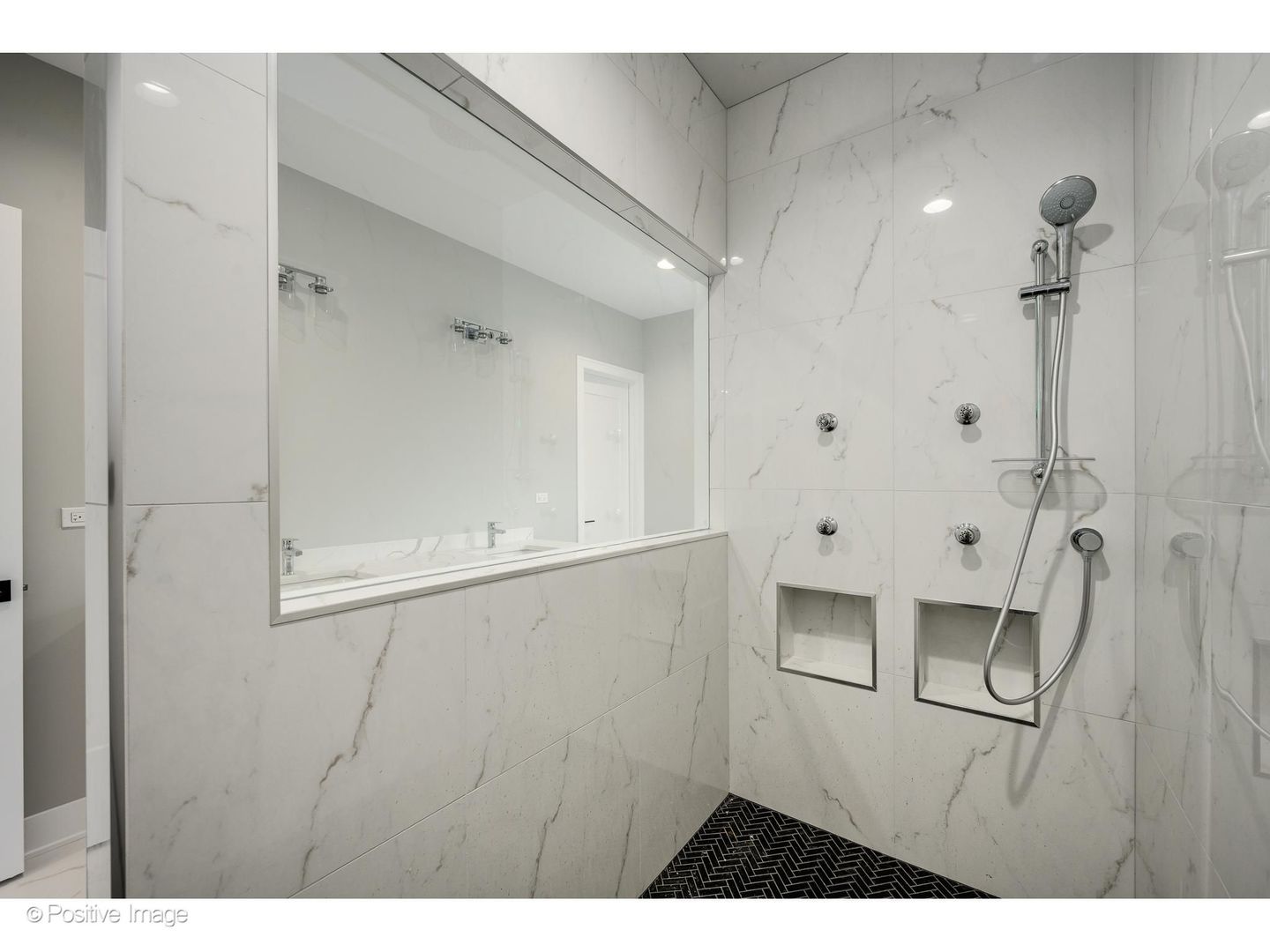 6144 N Nickerson Avenue Property Photo 20