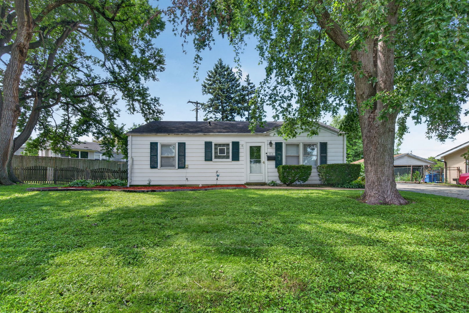 1814 Inner Circle Drive Property Photo 1