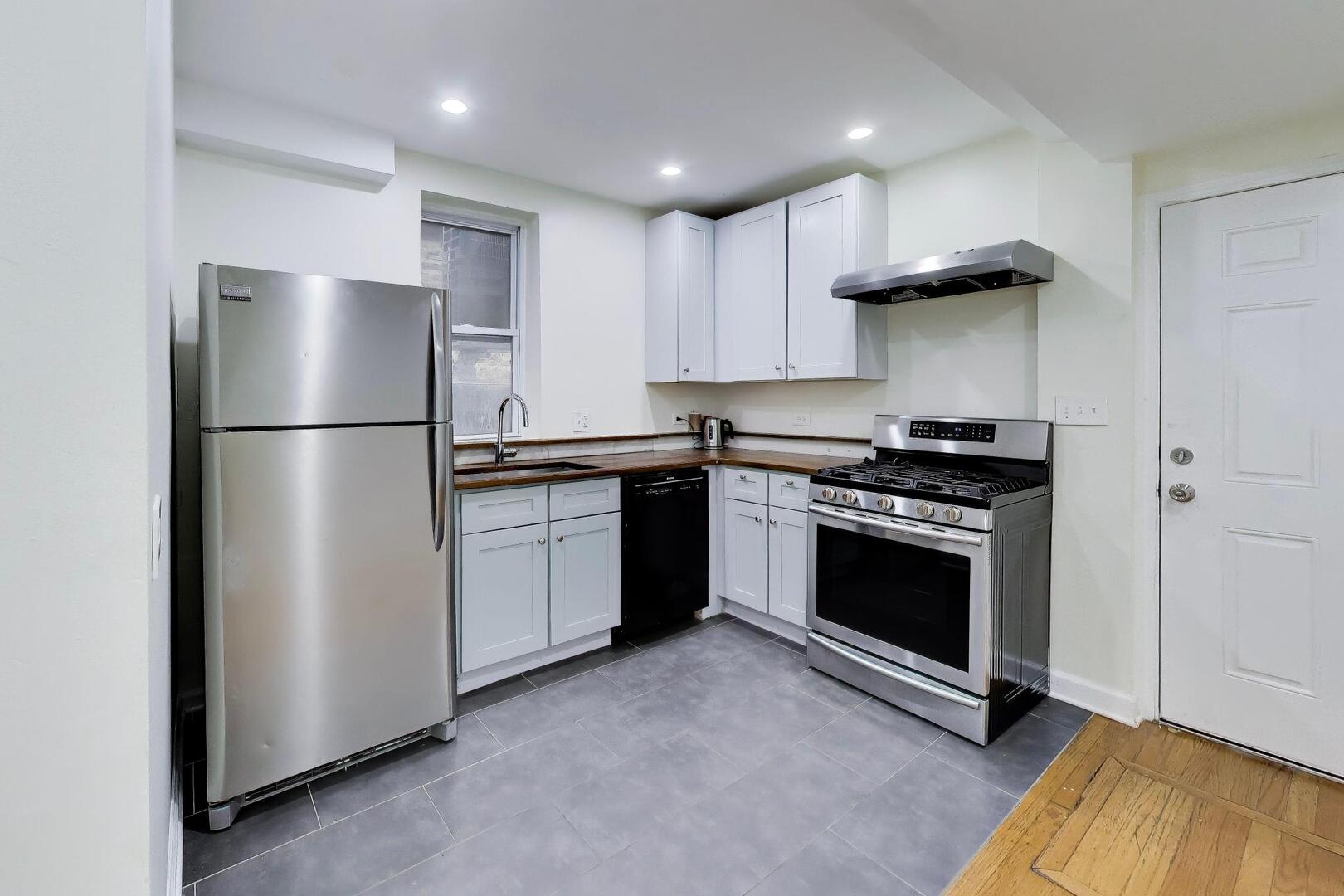 3450 W Diversey Avenue Property Photo 18