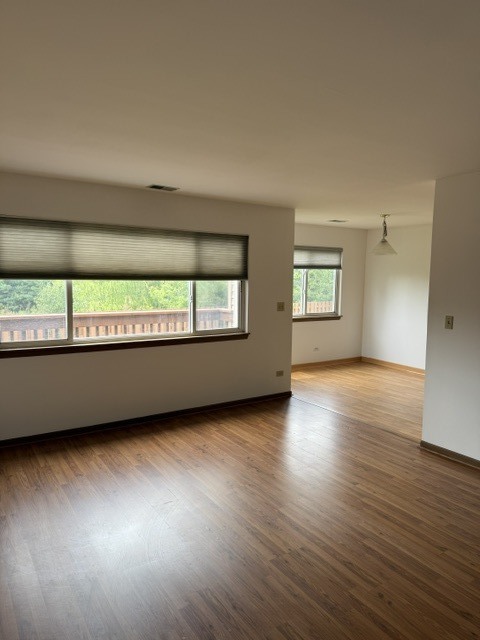 707 E Whispering Oaks Drive Property Photo 3