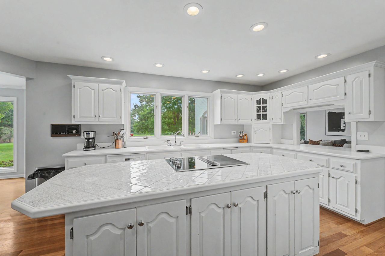 8763 Carlisle Court Property Photo 17