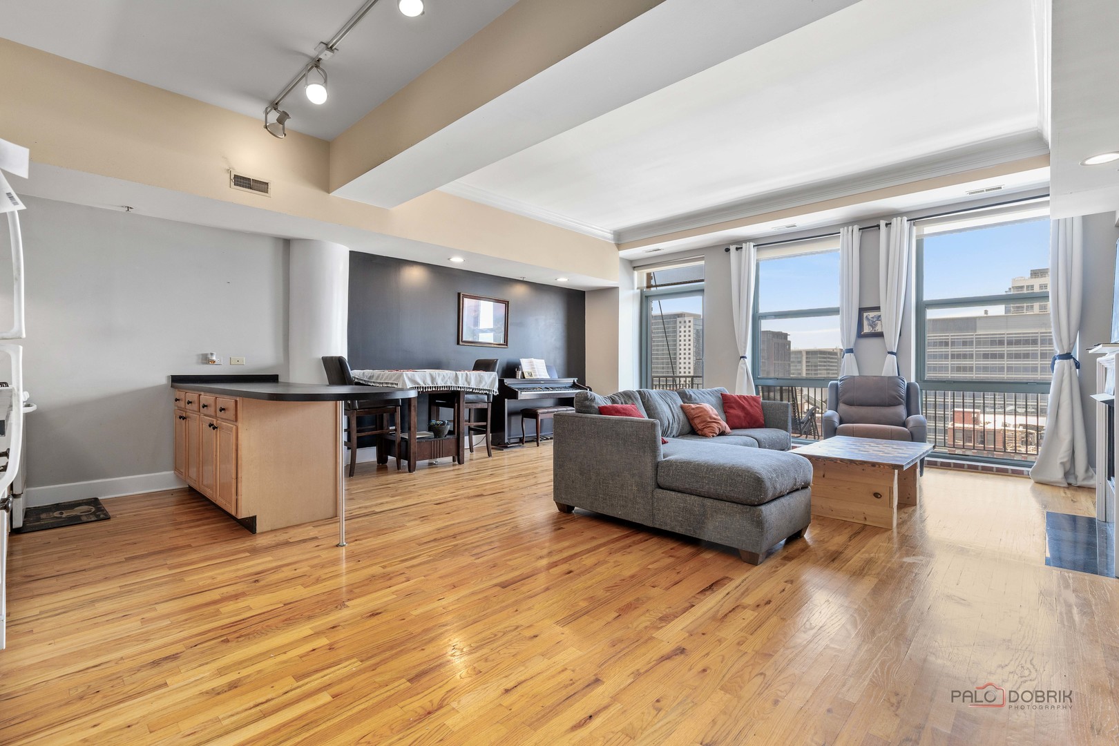 165 N Canal Street 1205 Property Photo 3