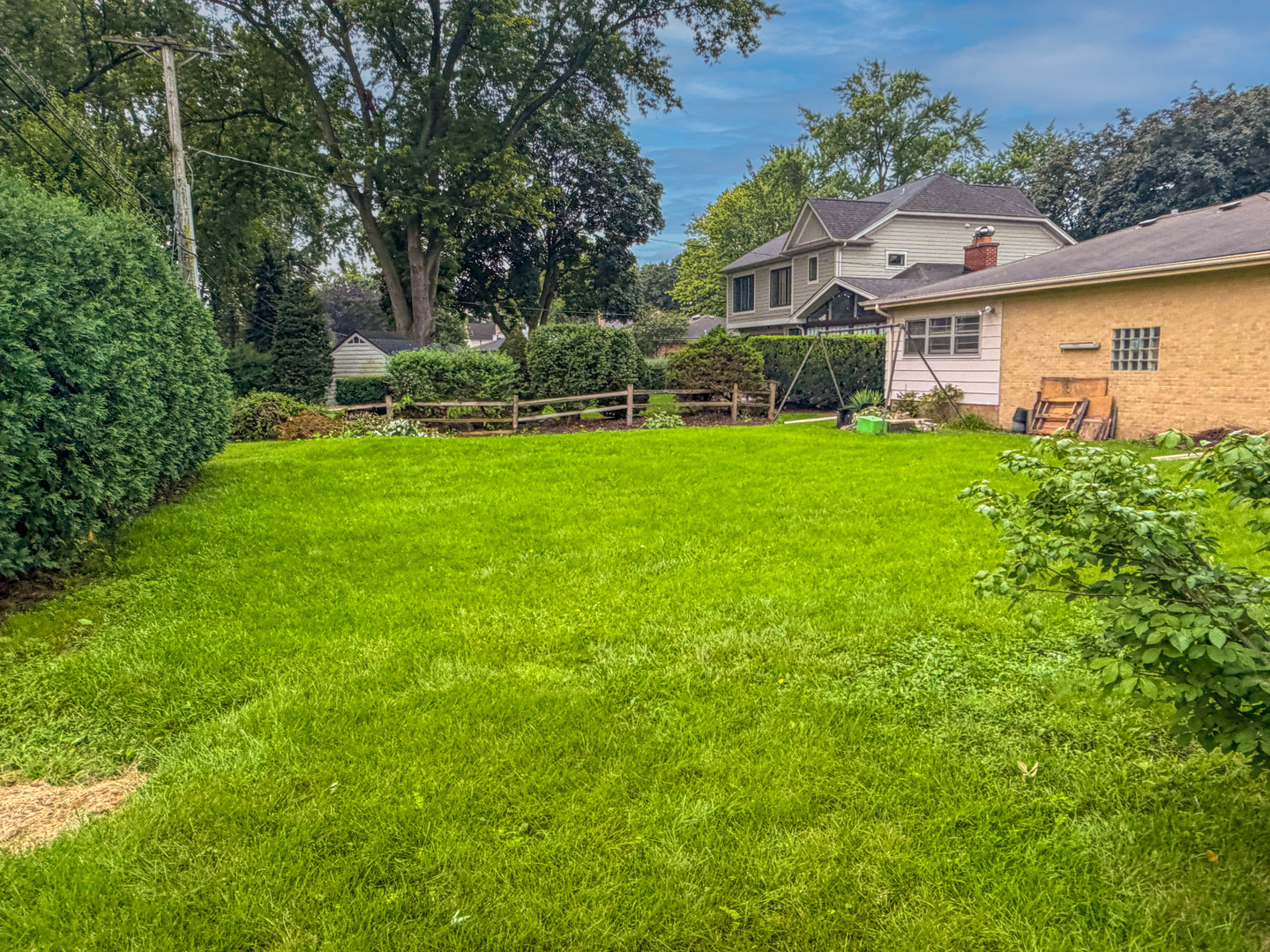2105 E Kensington Road Property Photo 8