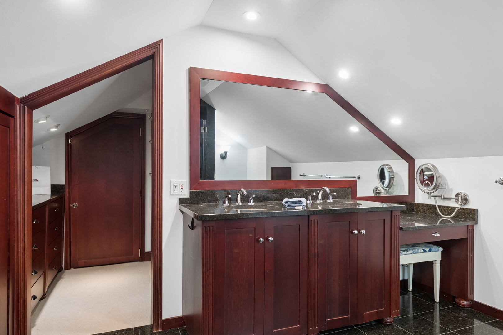 1101 Rossell Avenue Property Photo 24