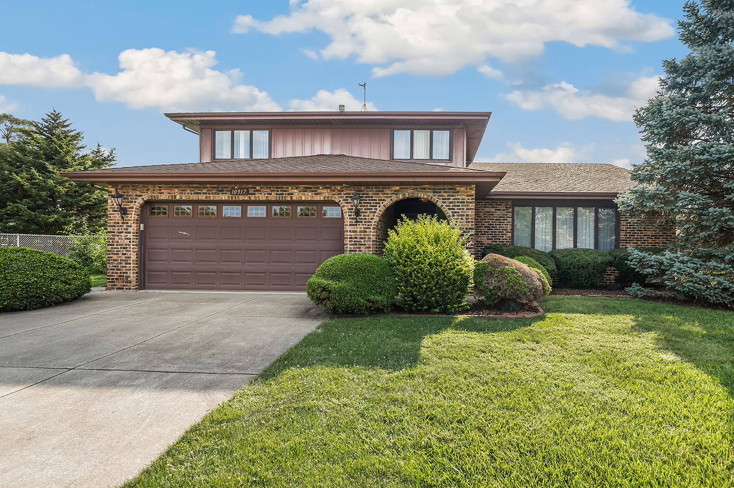 10917 Circle Court Property Photo 1