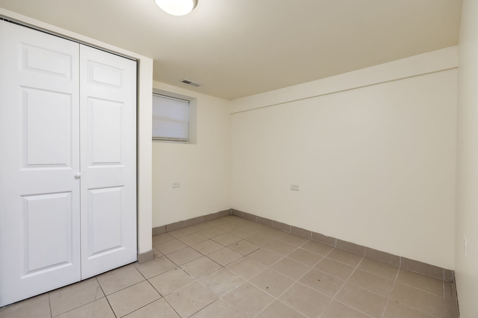 640 W 44th Street Property Photo 33