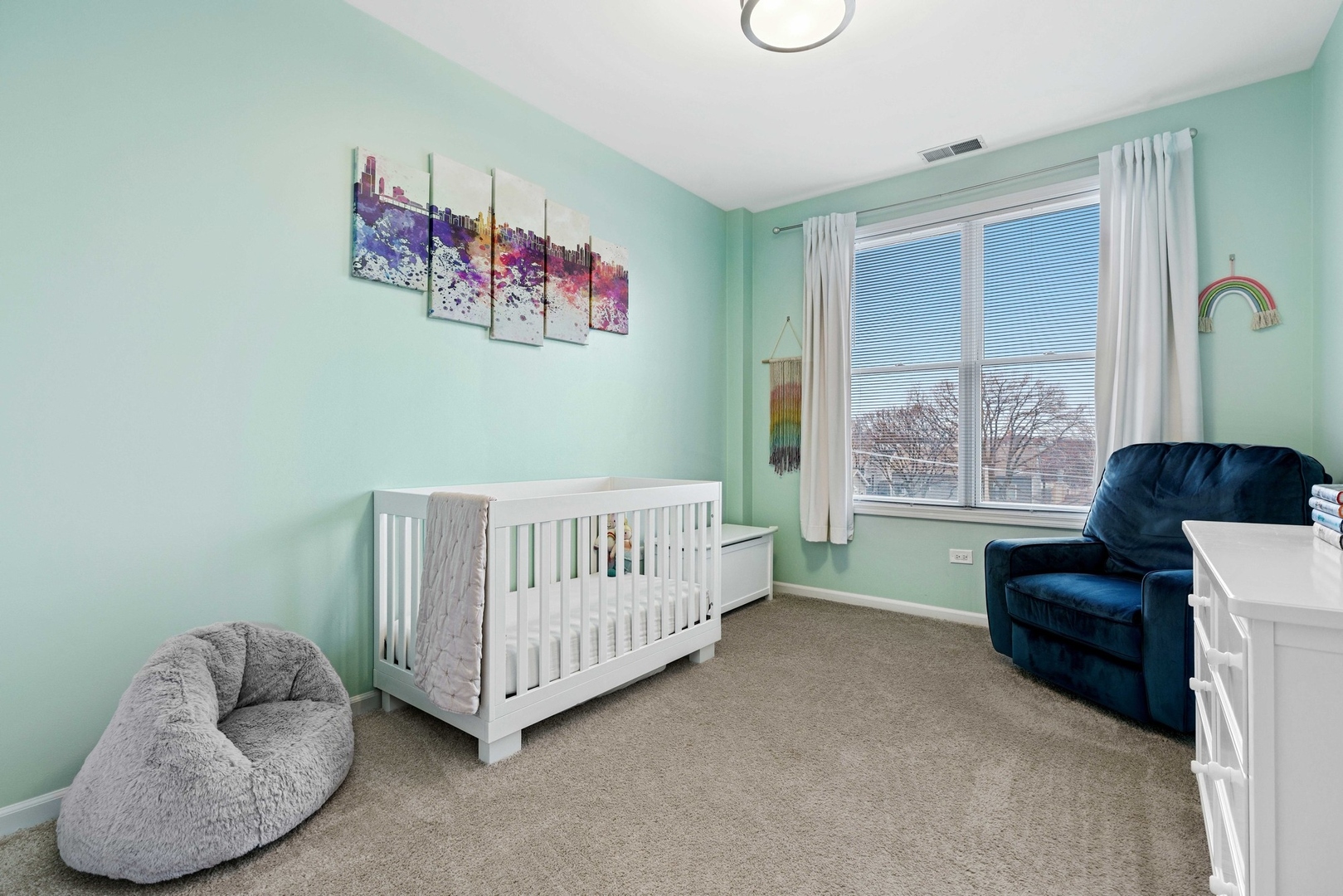 2040 W Belmont Avenue 405 Property Photo 13