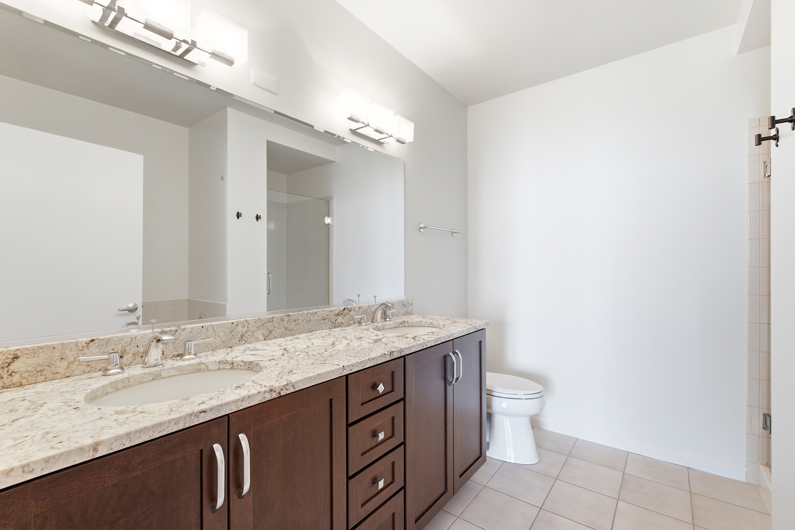 600 N Dearborn Street 1501 Property Photo 16