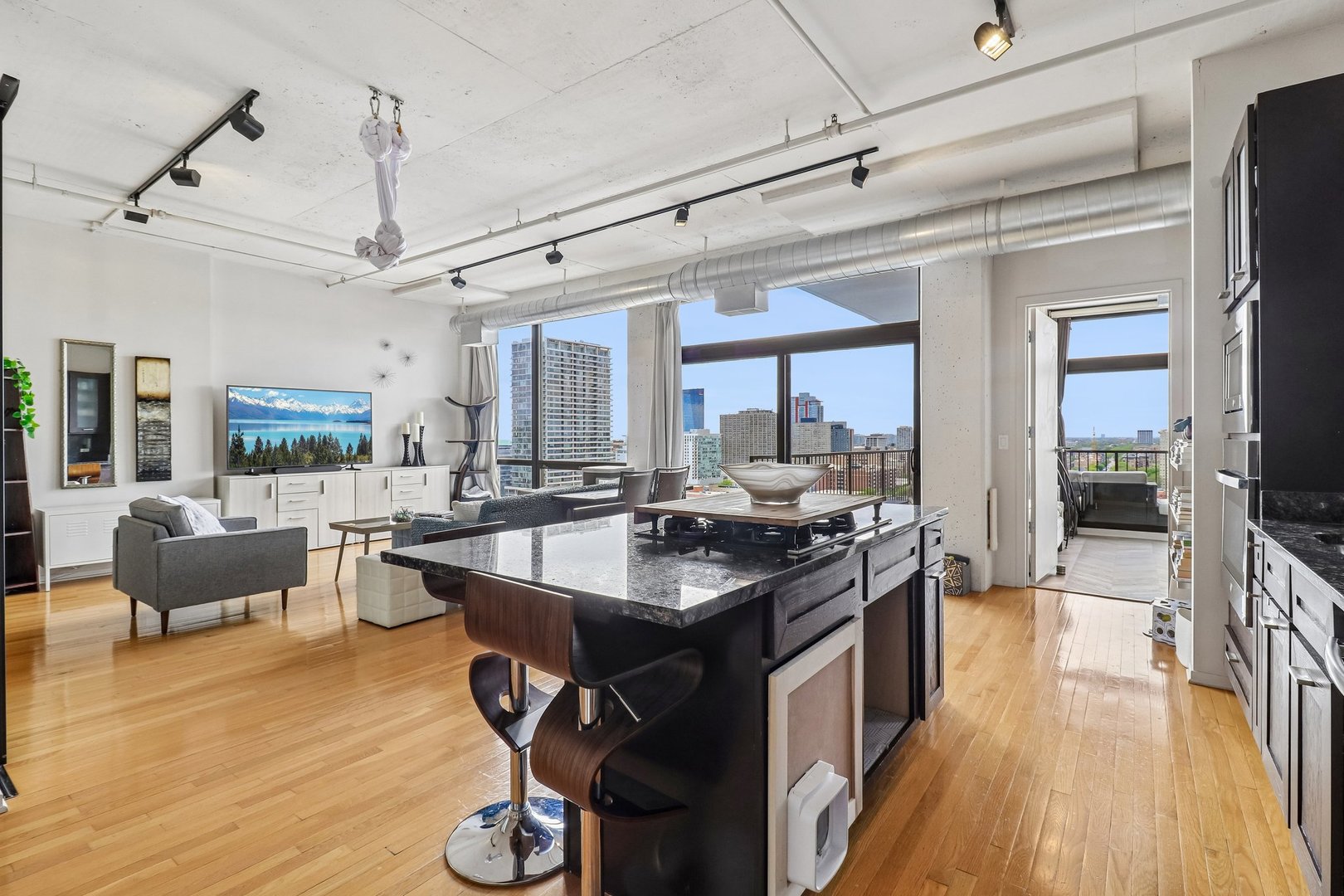 1530 S State Street 16k Property Photo 8