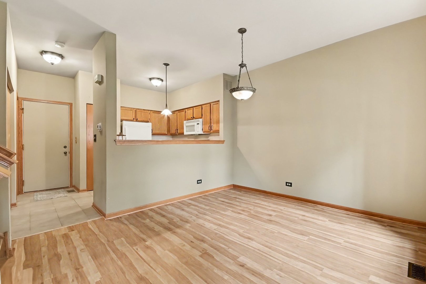 3 4 Seasons Court Property Photo 7