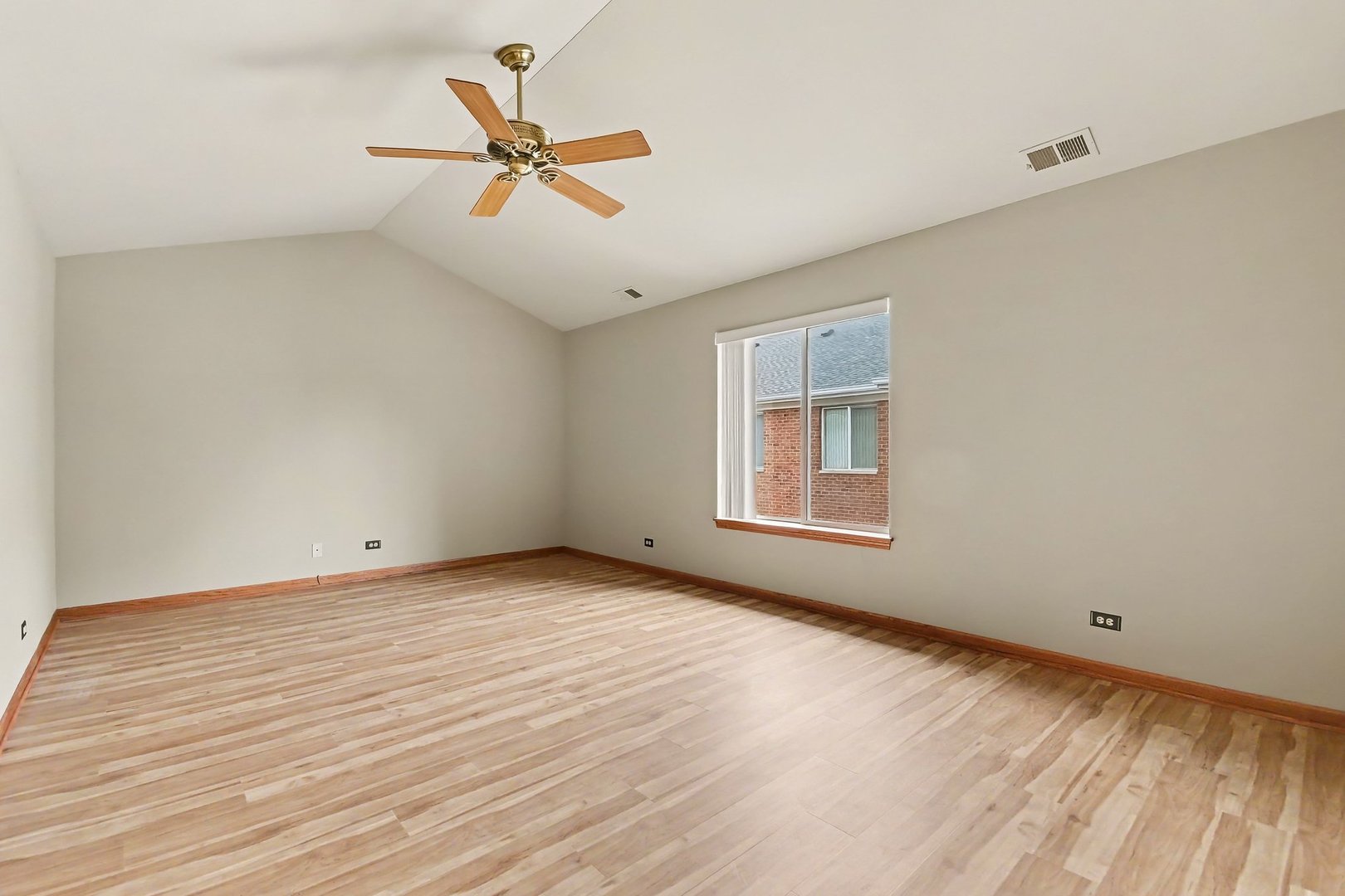 3 4 Seasons Court Property Photo 15