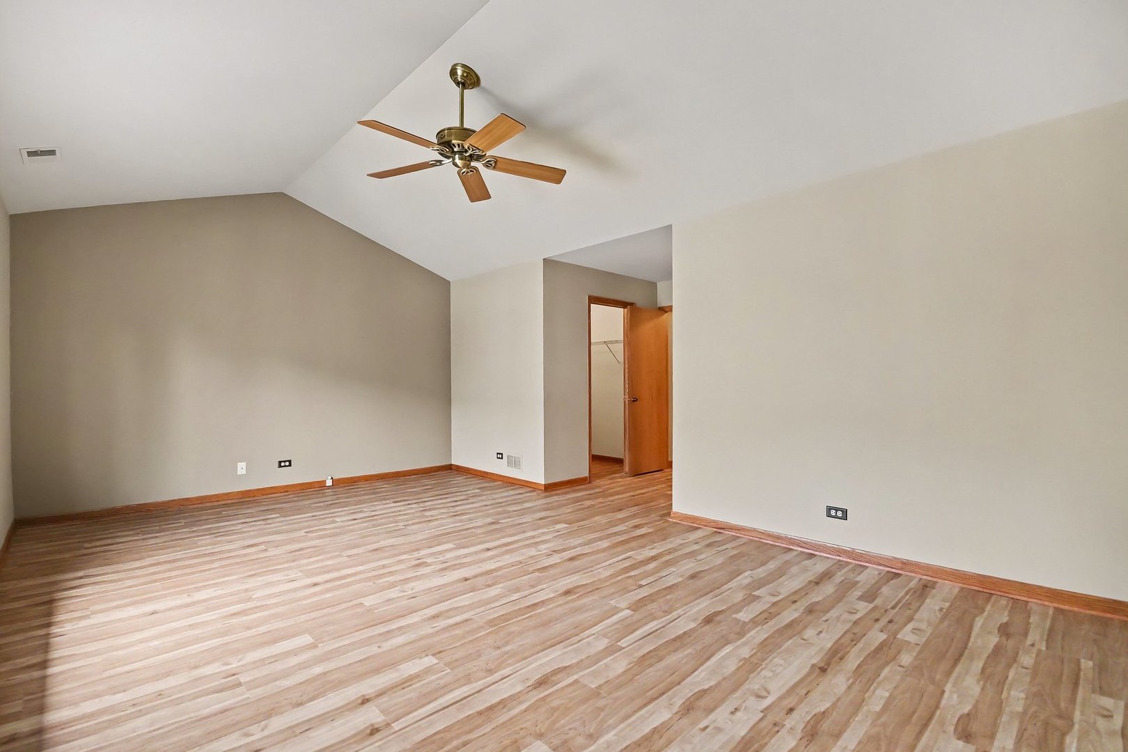3 4 Seasons Court Property Photo 17