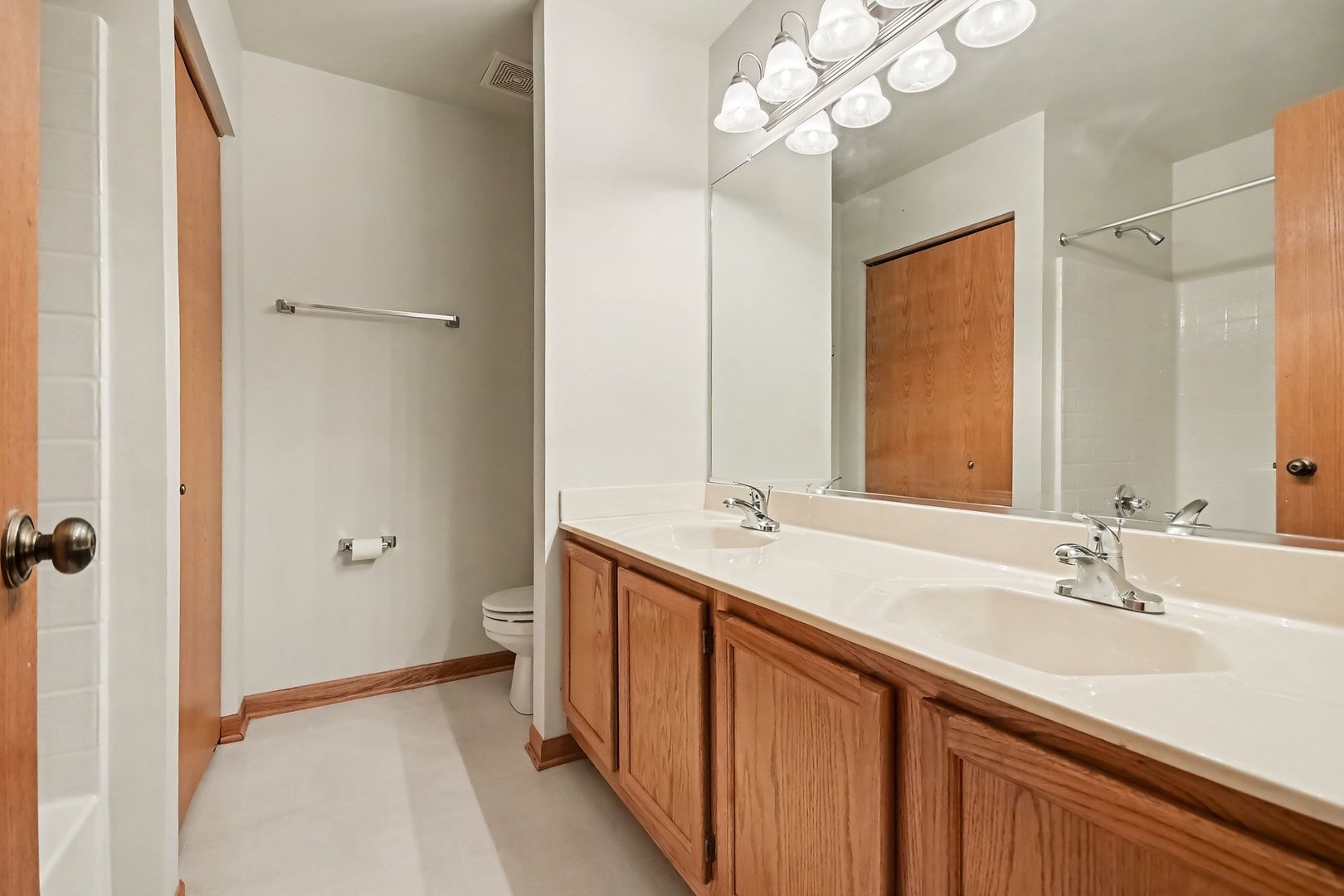 3 4 Seasons Court Property Photo 19