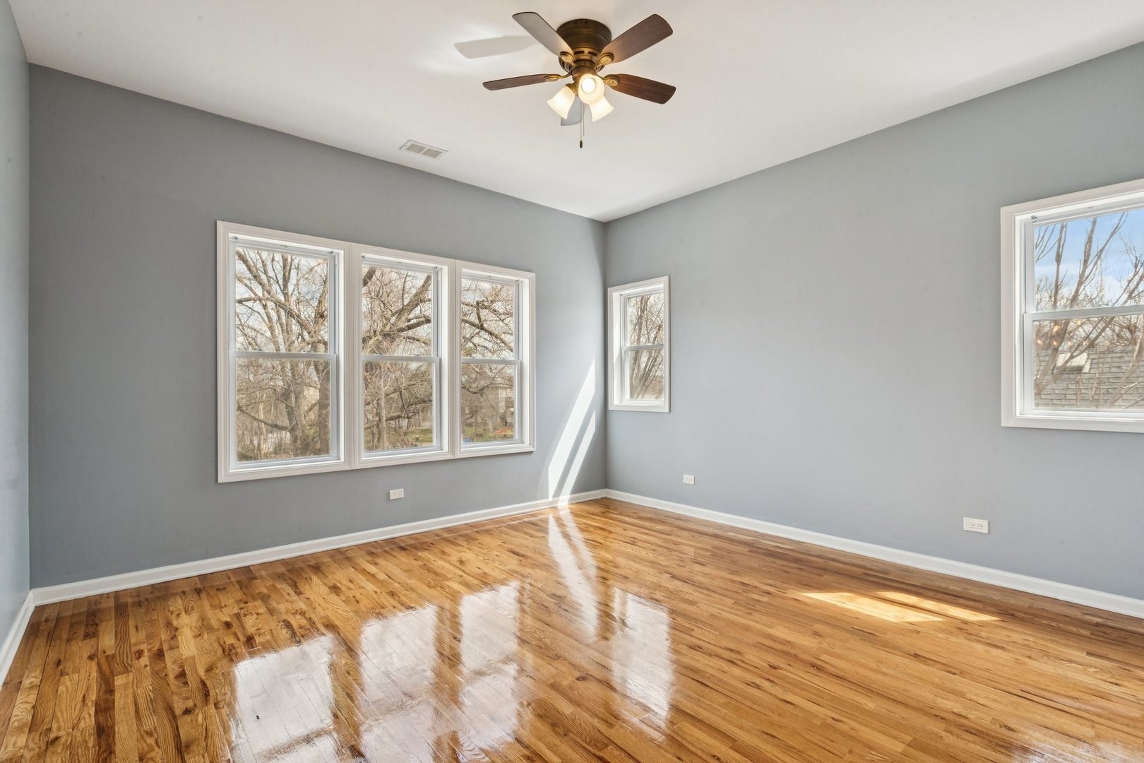 9935 S Winston Avenue Property Photo 14