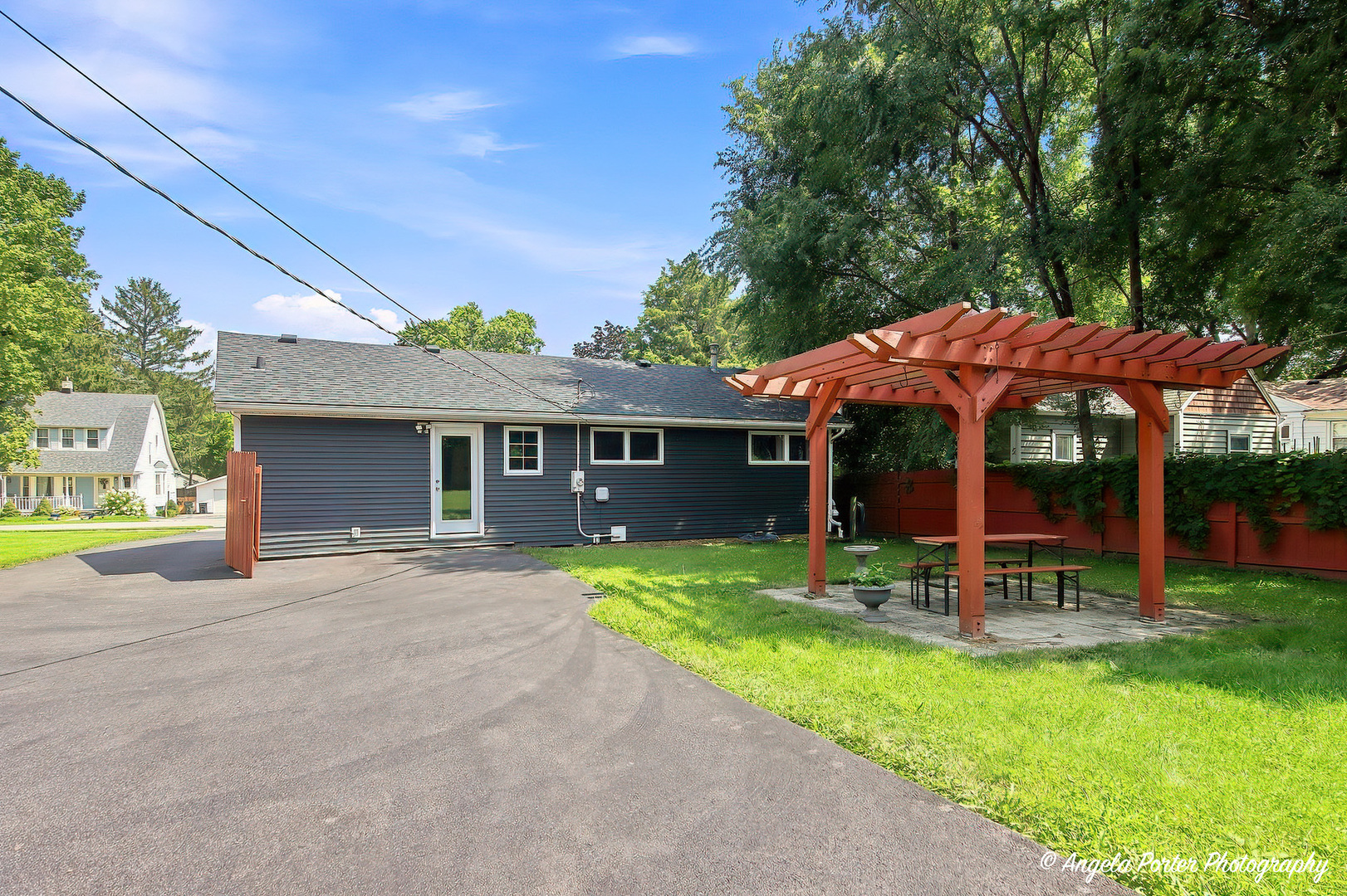 534 Whitney Avenue Property Photo 27