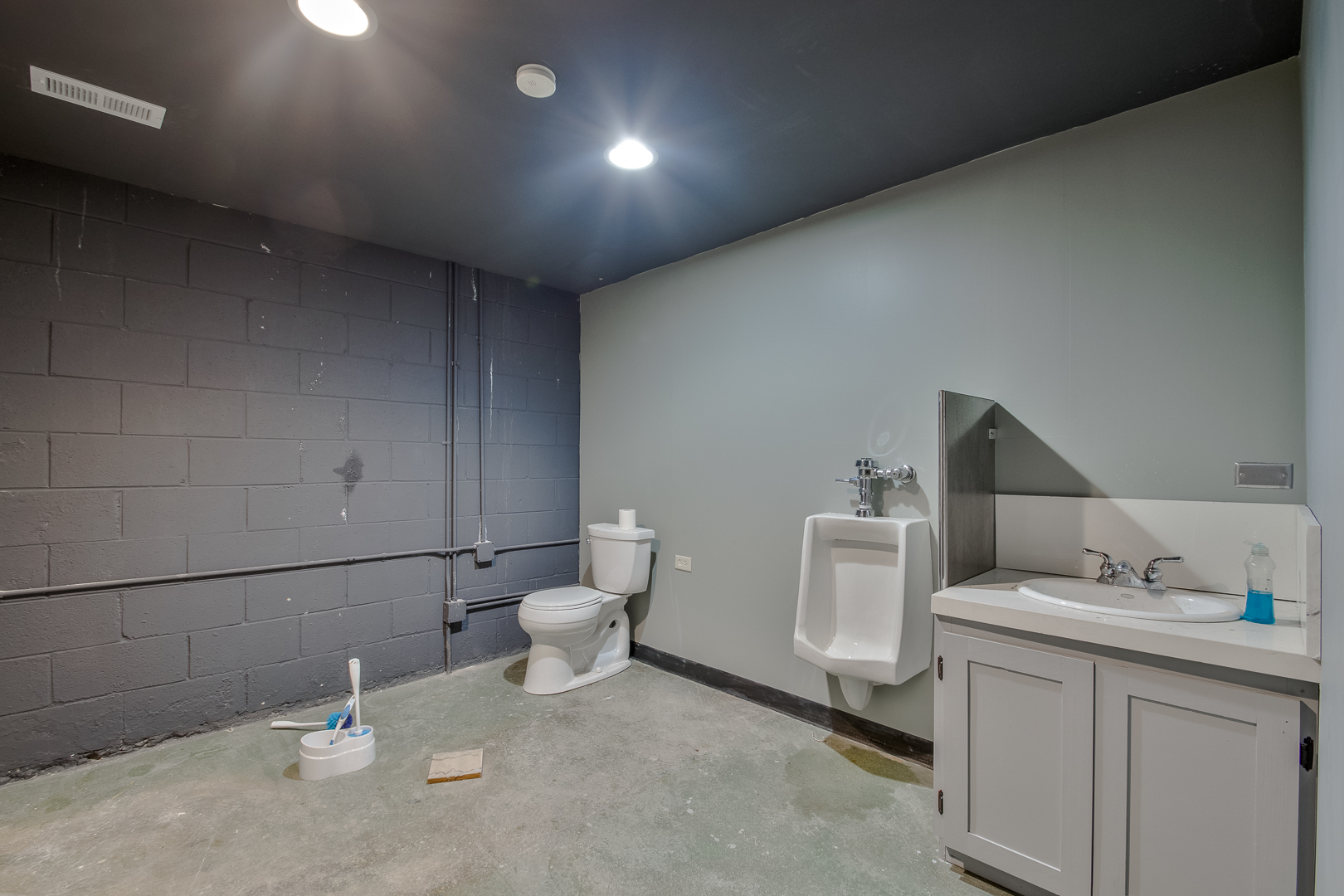 7409 W Irving Park Road Property Photo 20