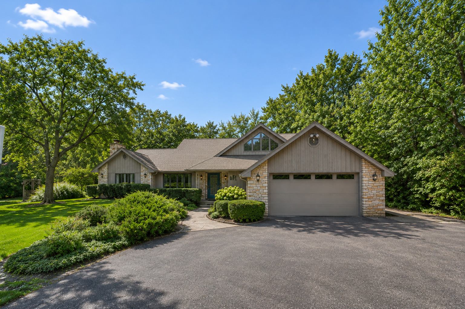 1543 N Saint Marys Road Property Photo 1