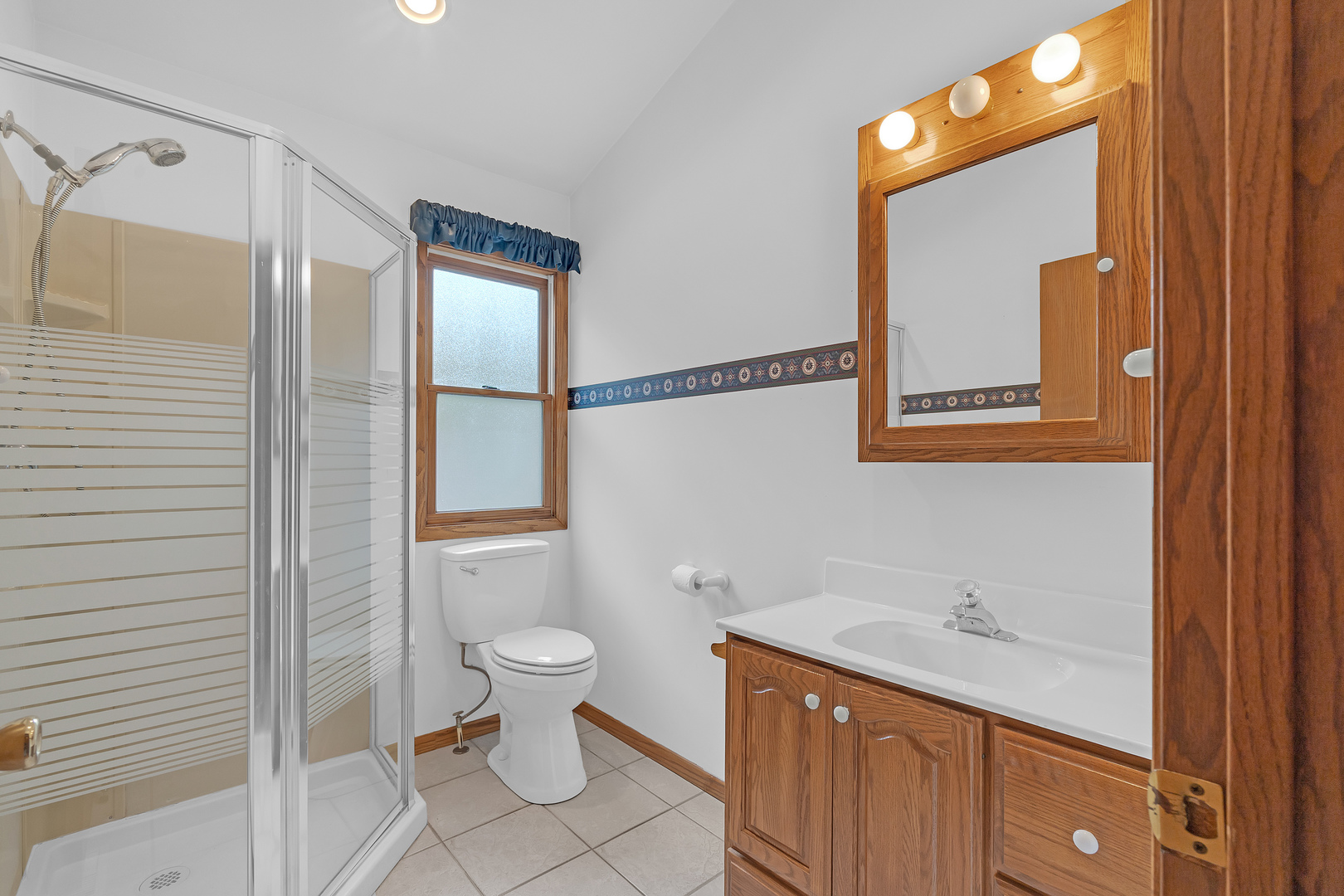 9932 S Maplewood Avenue Property Photo 11