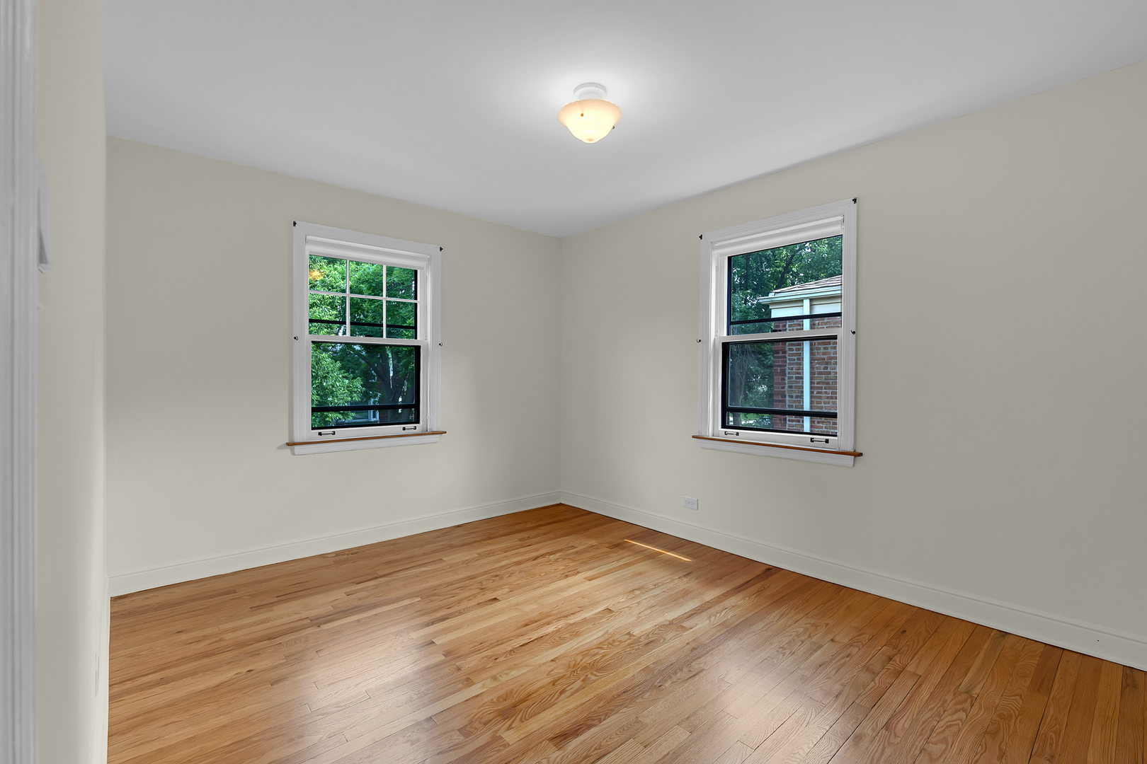 9932 S Maplewood Avenue Property Photo 17