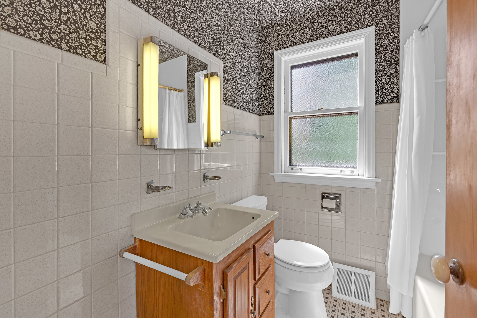 9932 S Maplewood Avenue Property Photo 19