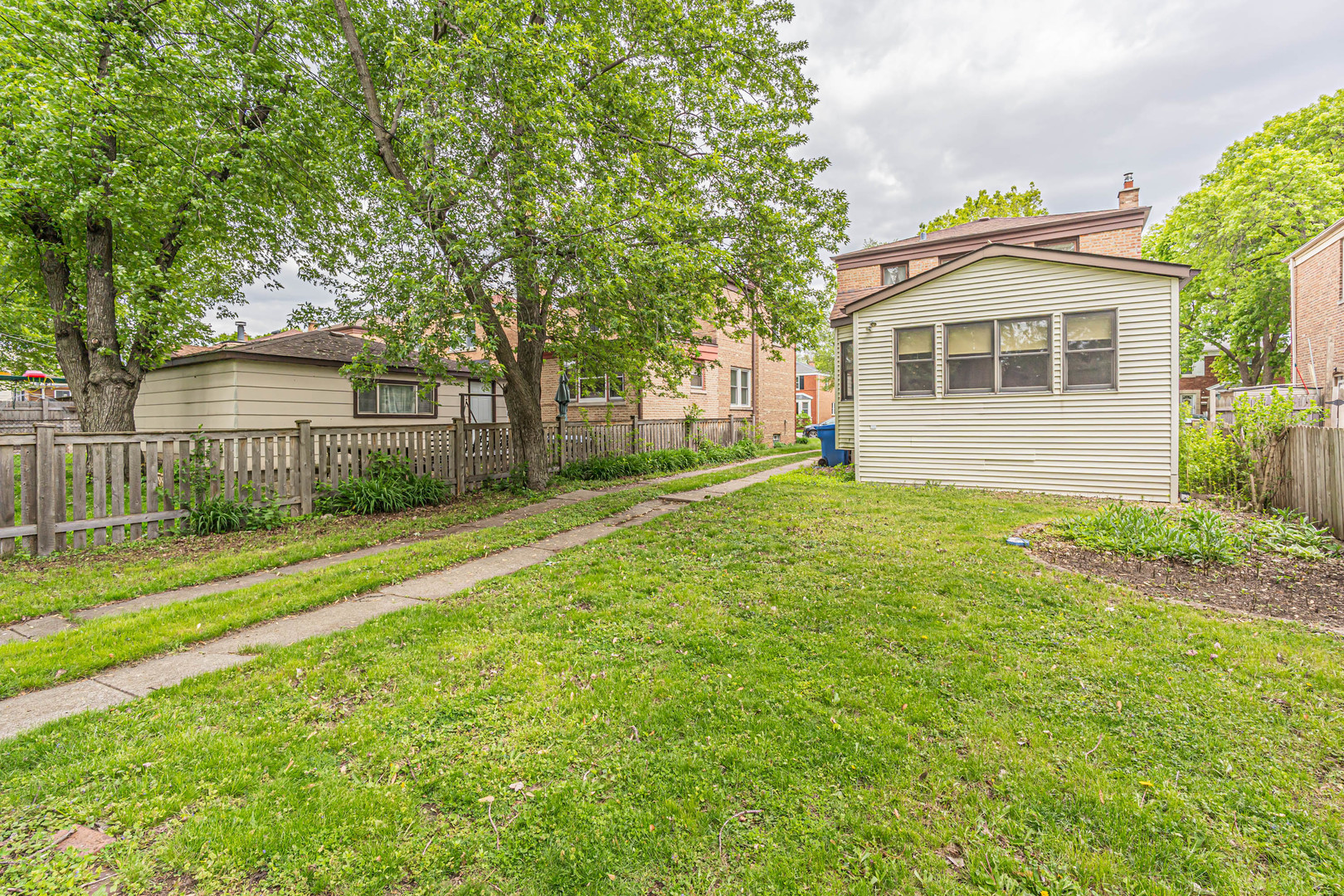 9932 S Maplewood Avenue Property Photo 26