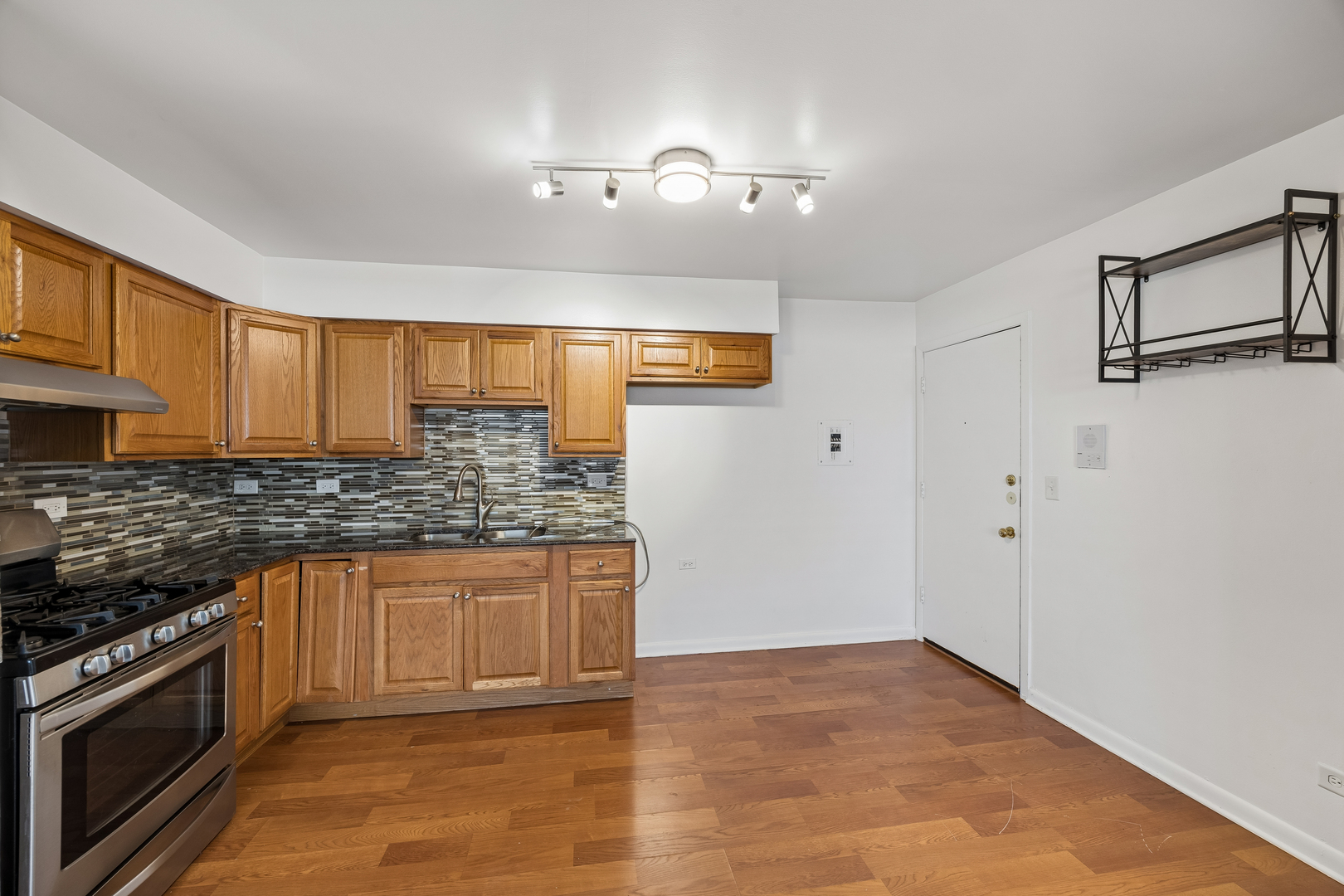 929 S Oak Park Avenue 3ne Property Photo 6