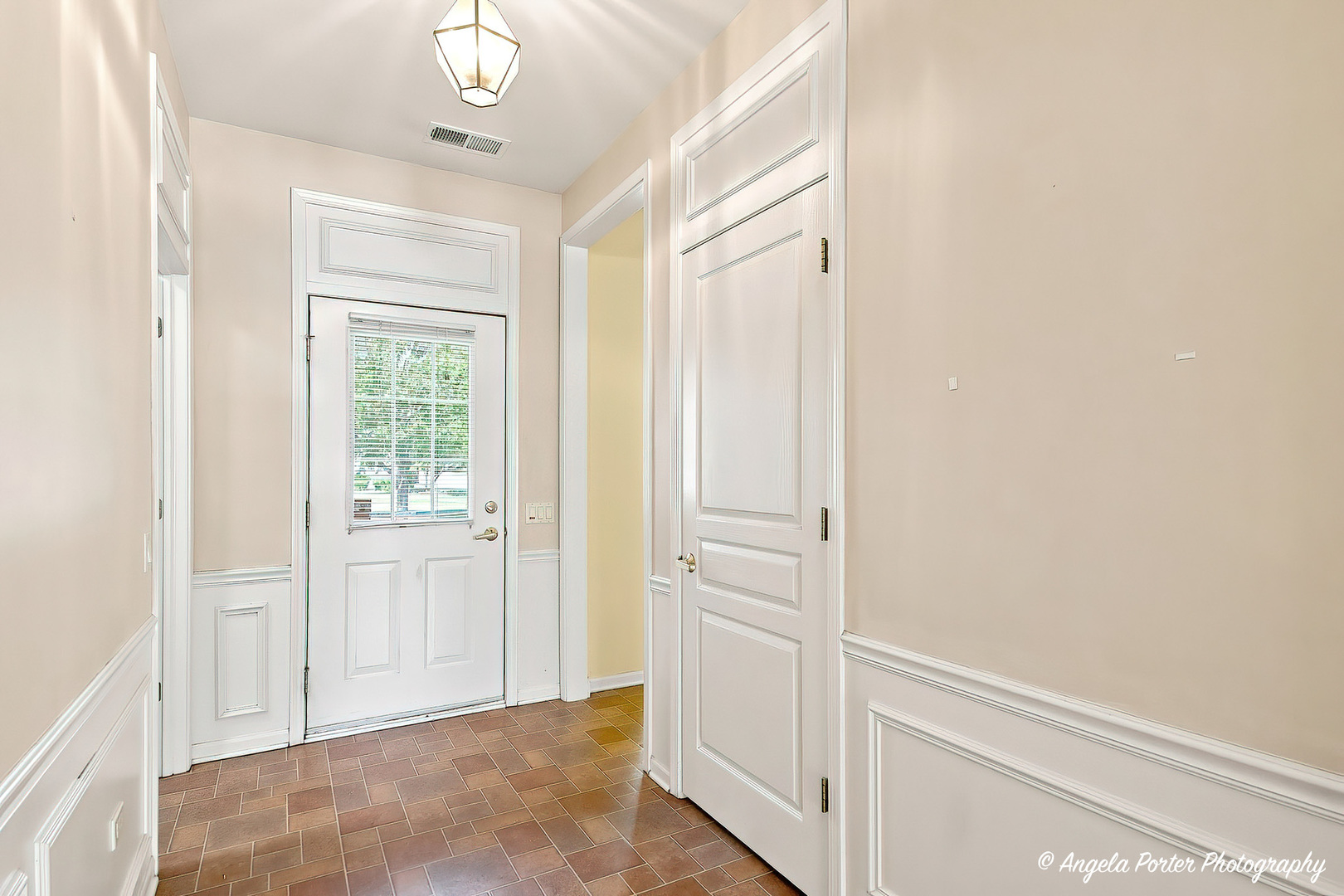 11796 Borhart Drive Property Photo 3