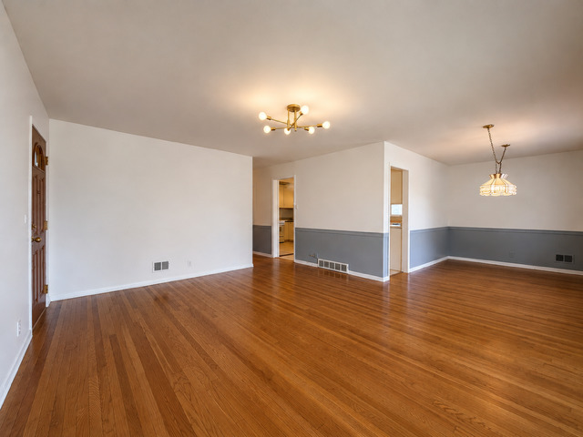 124 Harlem Avenue Property Photo 6