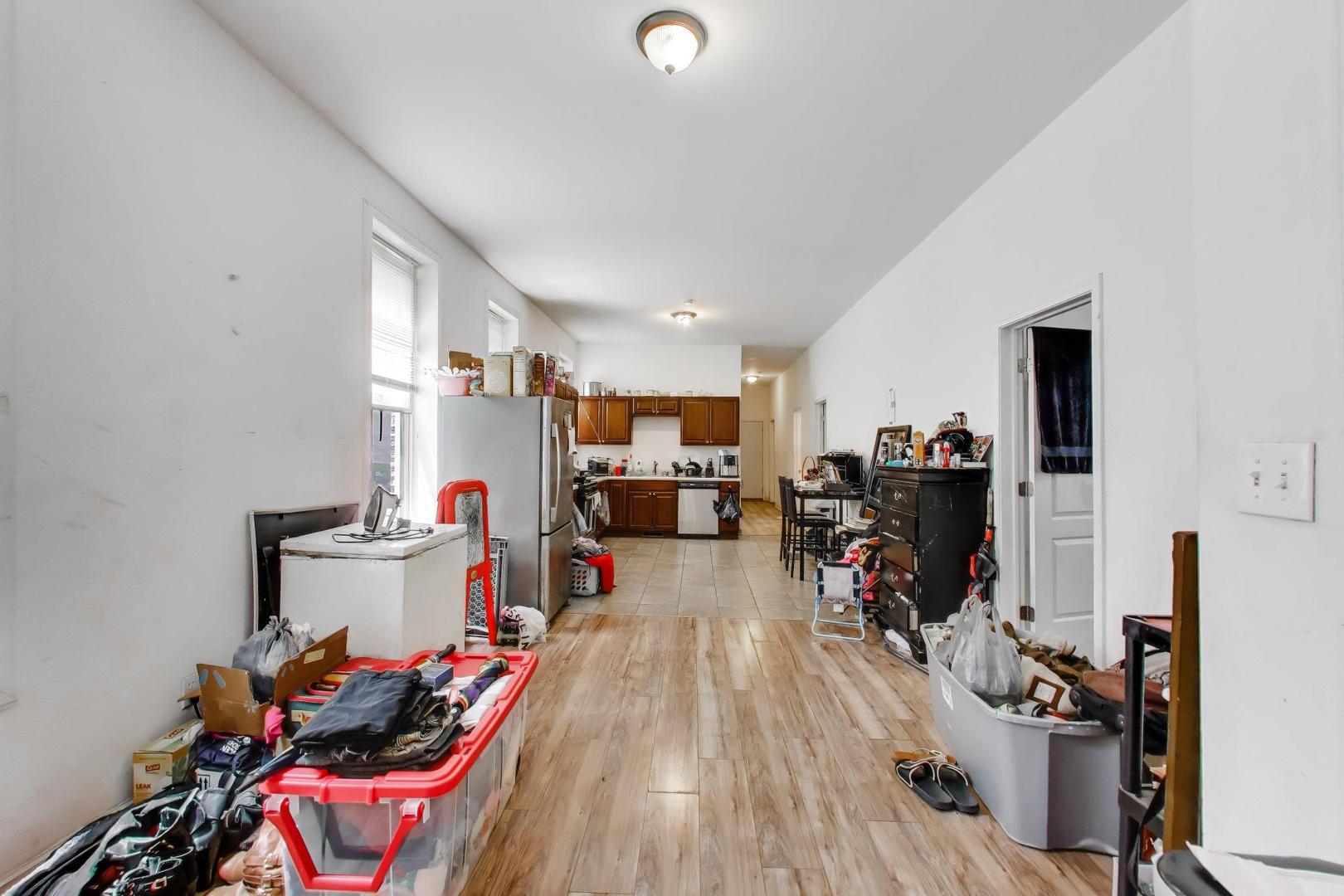 1418 S Saint Louis Avenue Property Photo 7