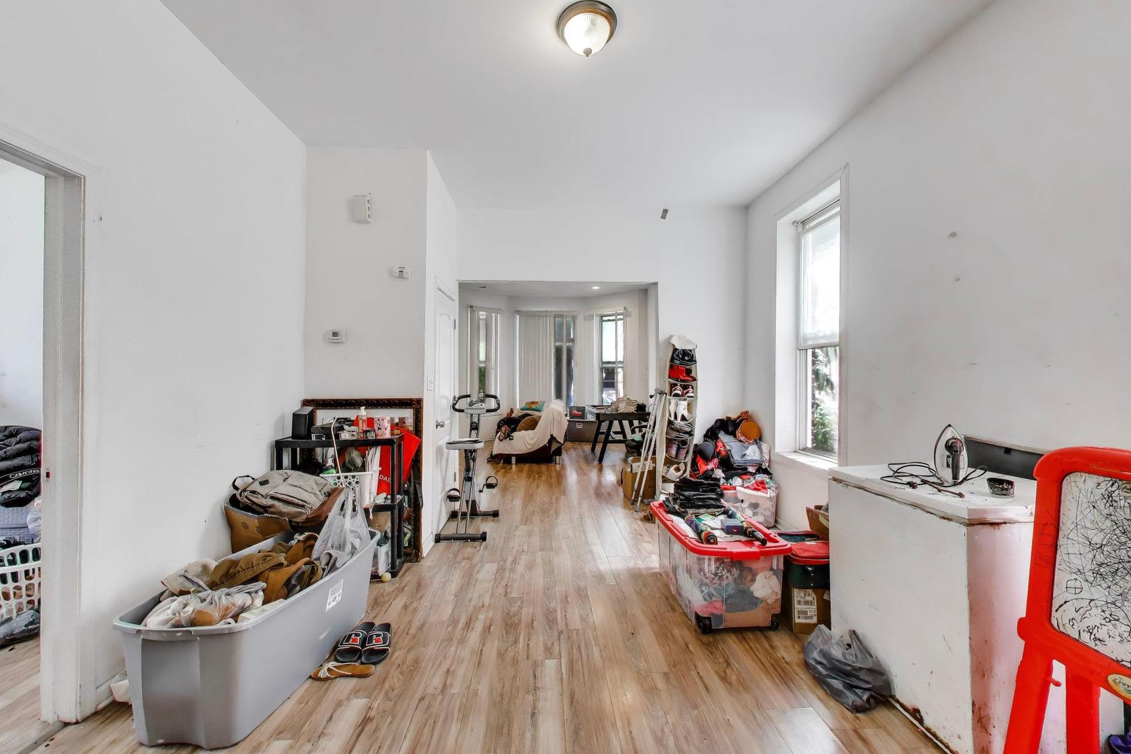 1418 S Saint Louis Avenue Property Photo 8