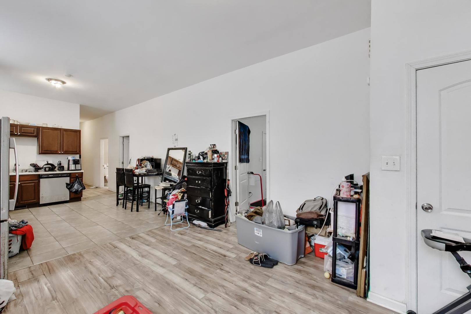 1418 S Saint Louis Avenue Property Photo 9