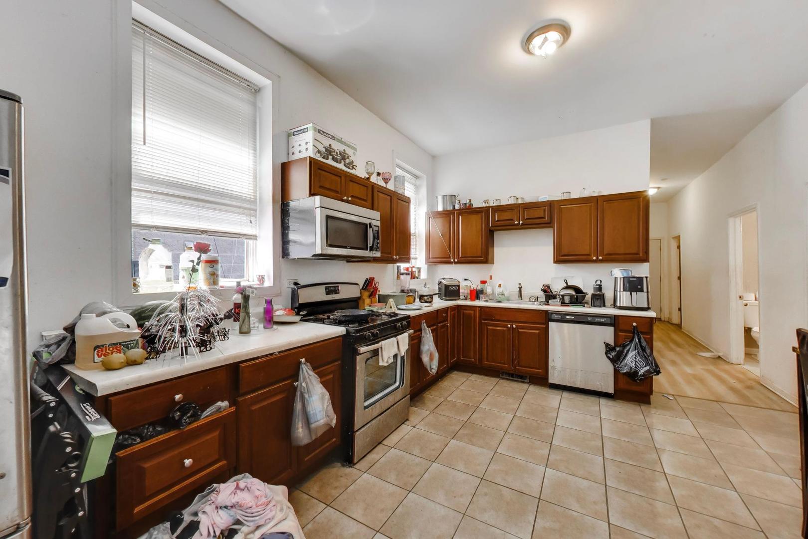 1418 S Saint Louis Avenue Property Photo 10
